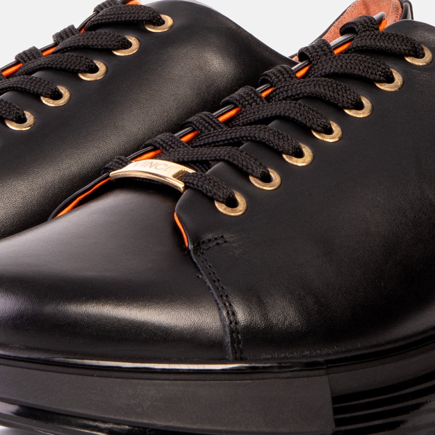 The Peklin Black Leather Men Sneaker