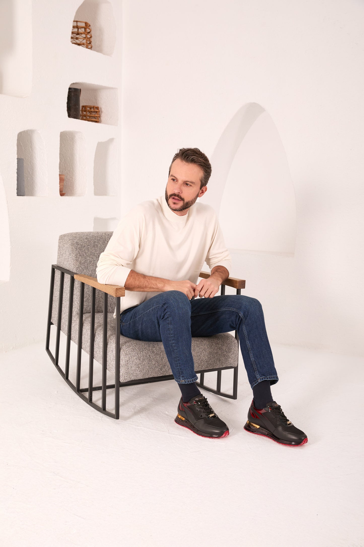 The Rialto Black & Red Patent Leather Men Sneaker