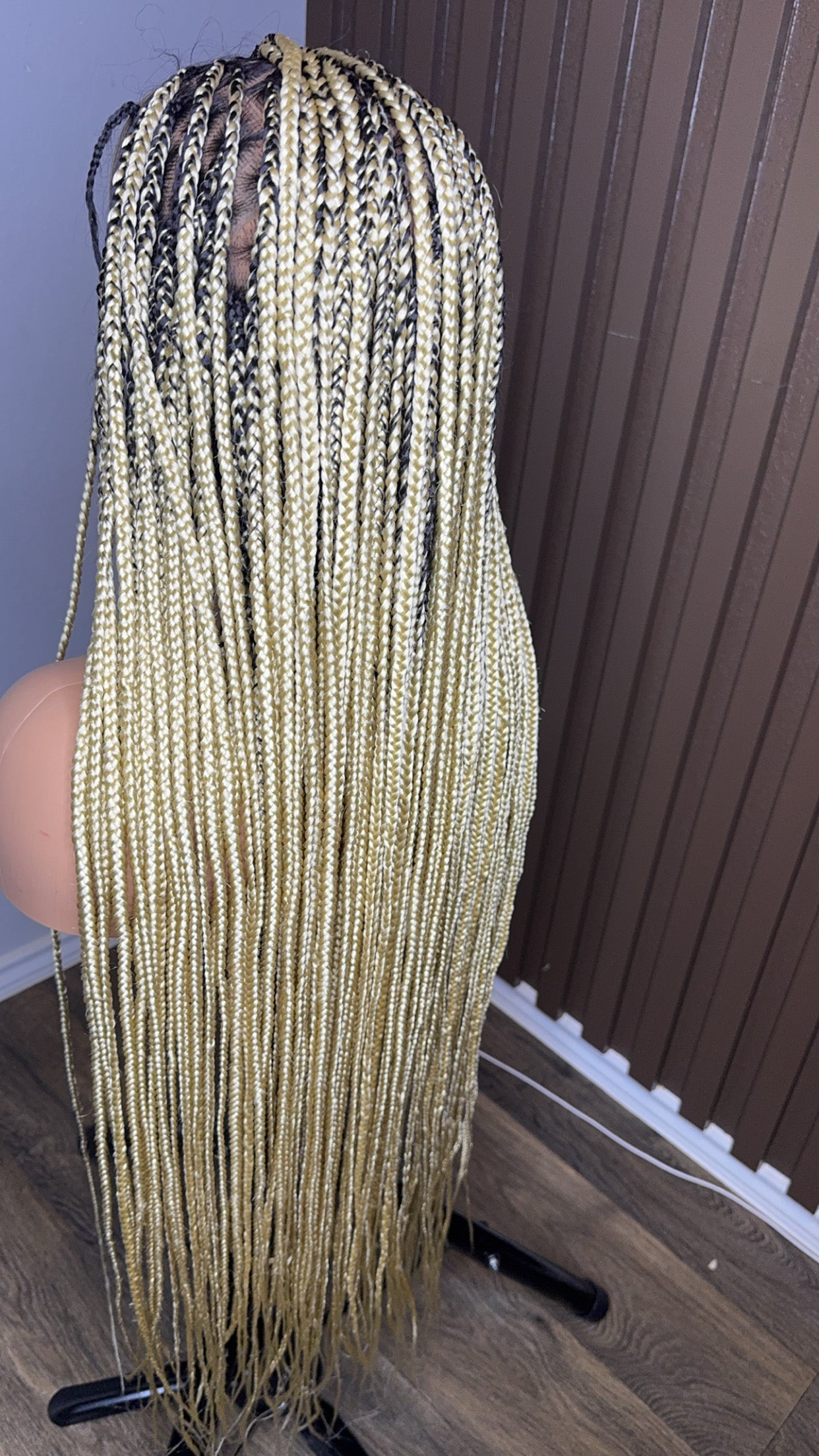 Darkroot 613 knotless braid