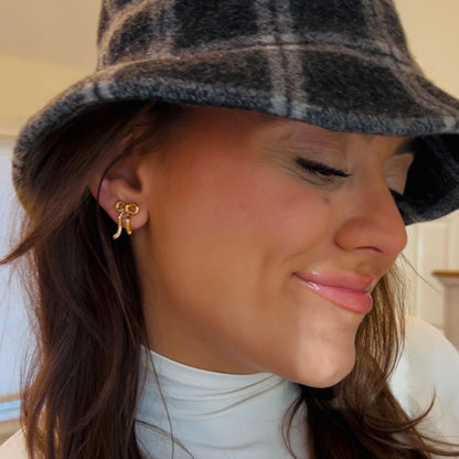 Gold Vintage Bow Studs