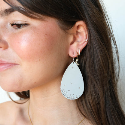 Gray Starscape Teardrops