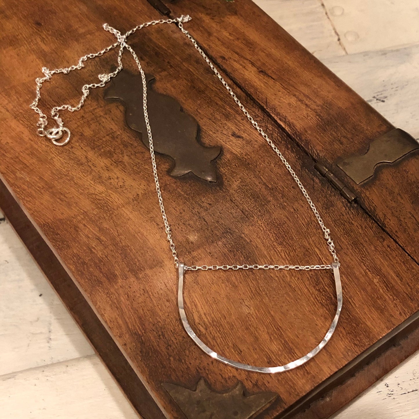 Arc Necklace