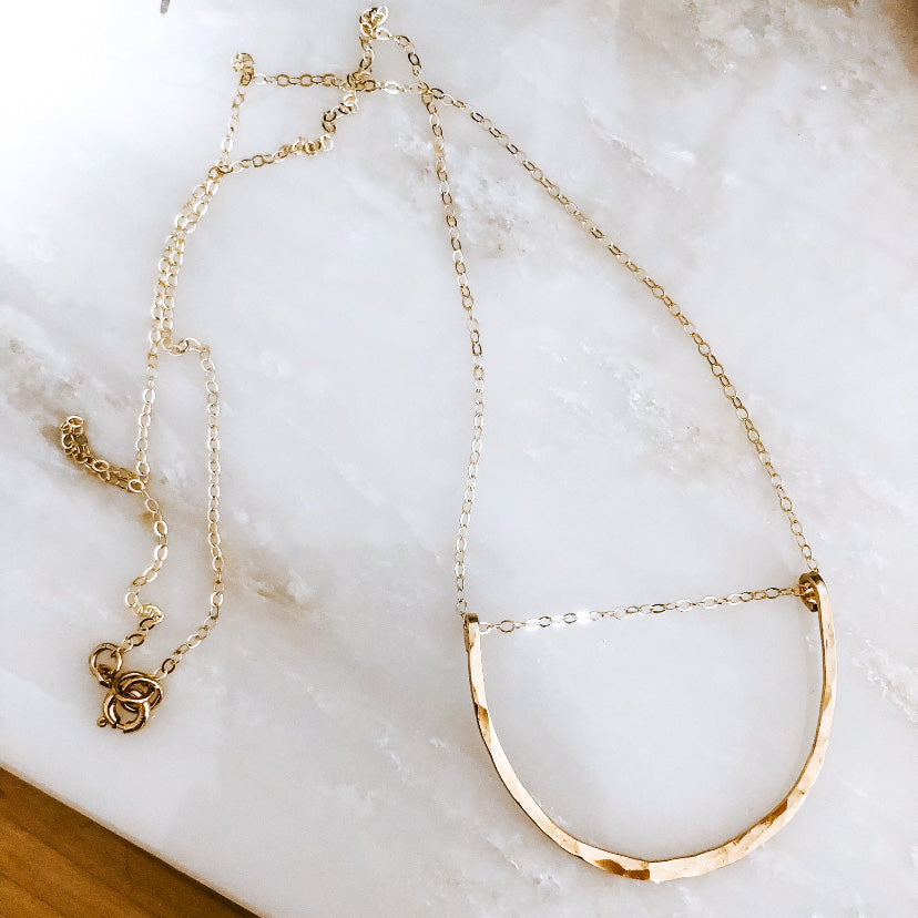 Arc Necklace