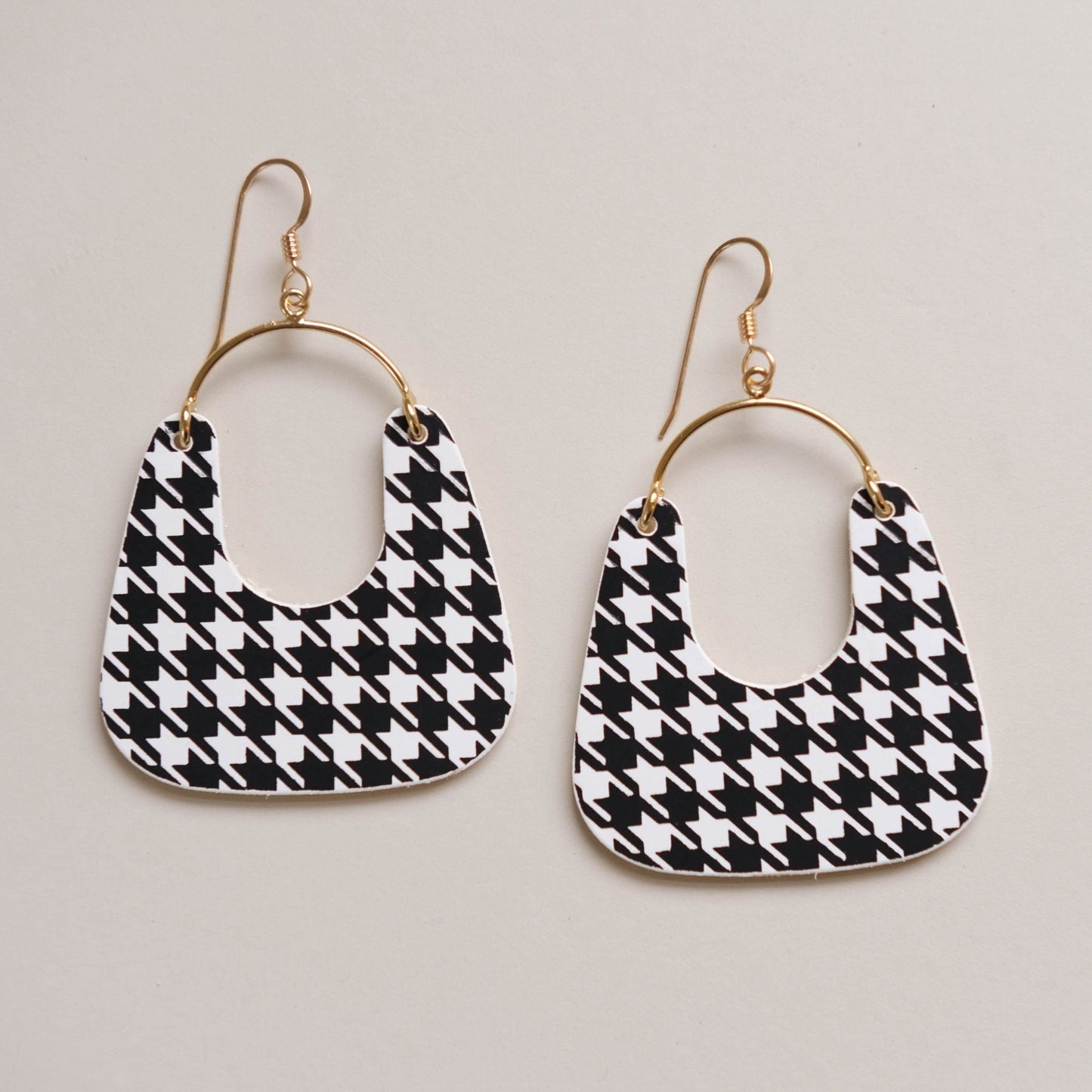 White & Black Houndstooth Noras
